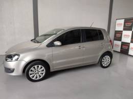 VOLKSWAGEN - FOX - 2013/2014 - Prata - R$ 43.900,00