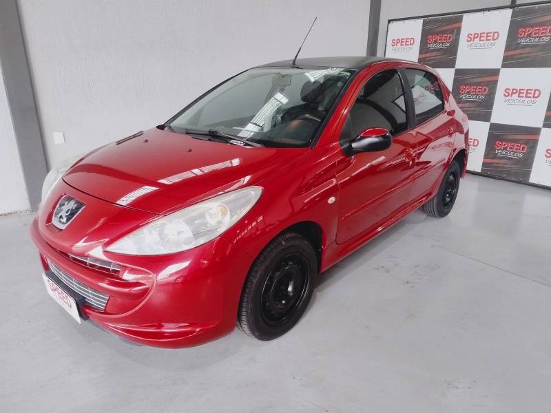 PEUGEOT - 207 - 2011/2012 - Vermelha - R$ 23.900,00