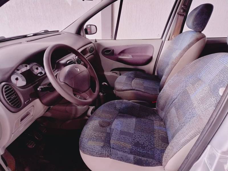 RENAULT - SCÉNIC - 2008/2009 - Prata - R$ 24.800,00