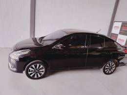 NISSAN - VERSA - 2015/2016 - Preta - R$ 51.900,00