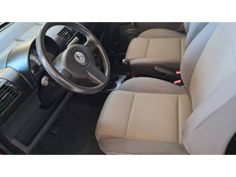 VOLKSWAGEN - FOX - 2007/2008 - Vermelha - R$ 27.900,00