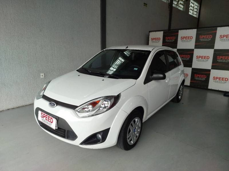 FORD - FIESTA - 2013/2014 - Branca - R$ 34.900,00