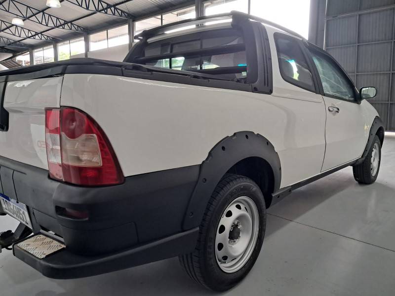 FIAT - STRADA - 2010/2011 - Branca - R$ 46.900,00