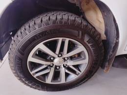 TOYOTA - HILUX - 2019/2019 - Branca - R$ 195.900,00