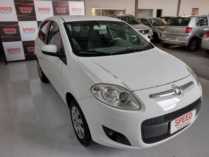 FIAT - PALIO - 2012/2013 - Branca - R$ 35.900,00
