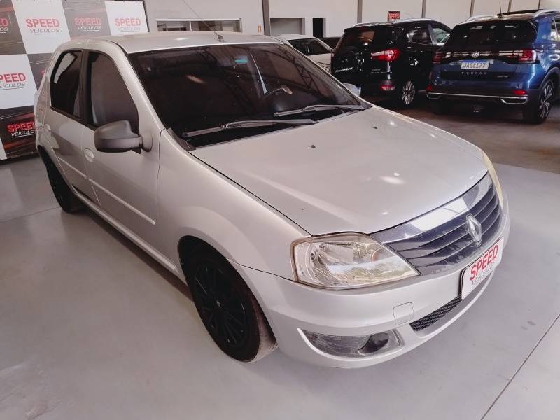 RENAULT - LOGAN - 2010/2011 - Prata - R$ 27.900,00