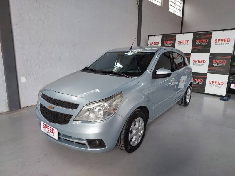 CHEVROLET - AGILE - 2010/2011 - Prata - R$ 35.900,00