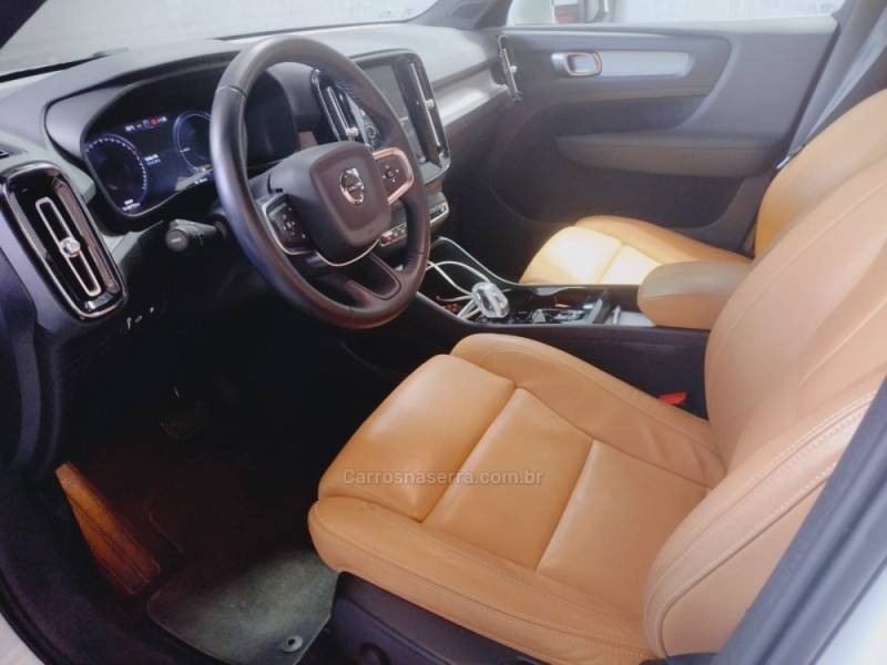 VOLVO - XC 40 - 2020/2021 - Branca - R$ 219.800,00
