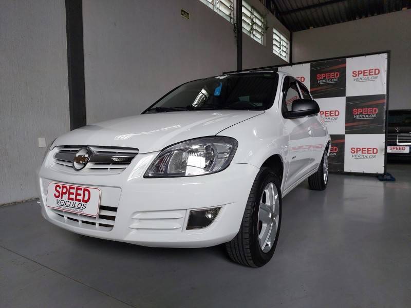 CHEVROLET - PRISMA - 2010/2011 - Branca - R$ 32.900,00