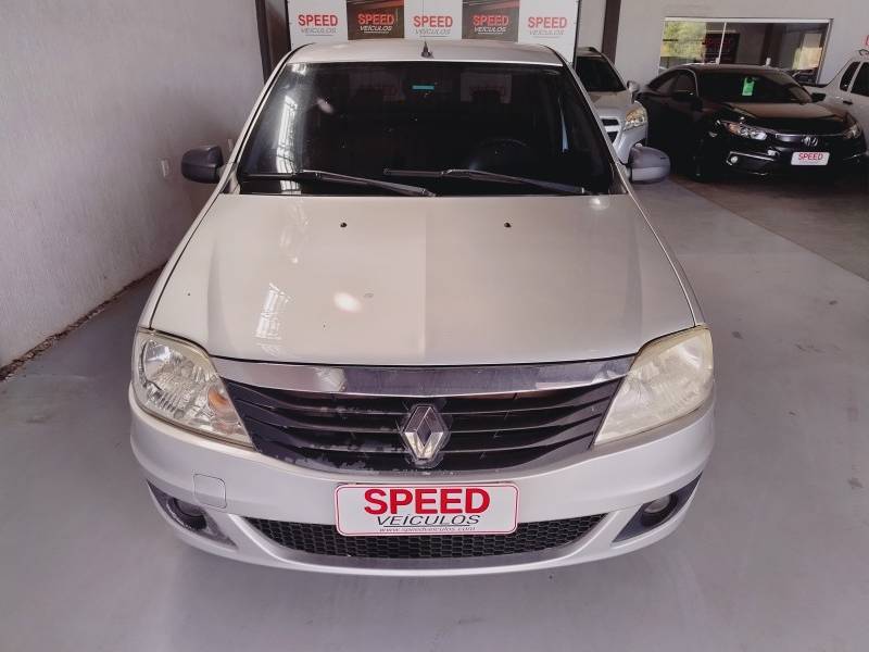 RENAULT - LOGAN - 2010/2011 - Prata - R$ 27.900,00