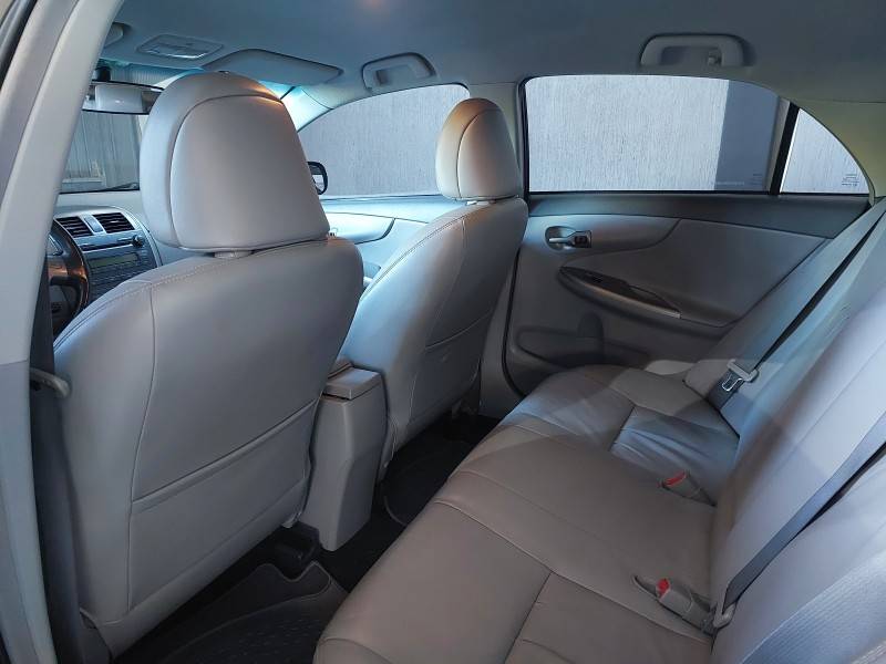 TOYOTA - COROLLA - 2011/2011 - Prata - R$ 62.900,00