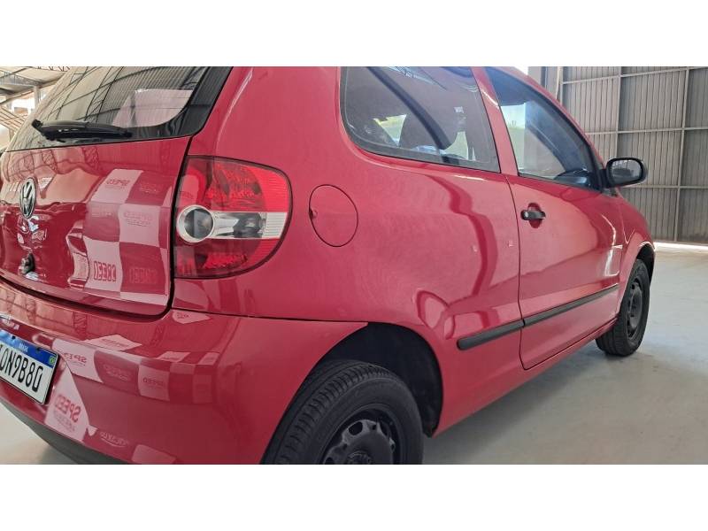 VOLKSWAGEN - FOX - 2007/2008 - Vermelha - R$ 27.900,00