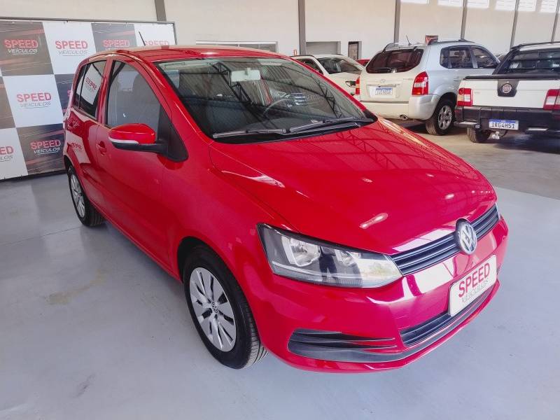 VOLKSWAGEN - FOX - 2014/2015 - Vermelha - R$ 44.900,00