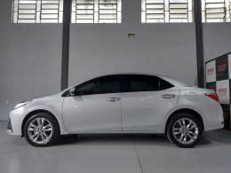 TOYOTA - COROLLA - 2018/2019 - Prata - R$ 108.900,00
