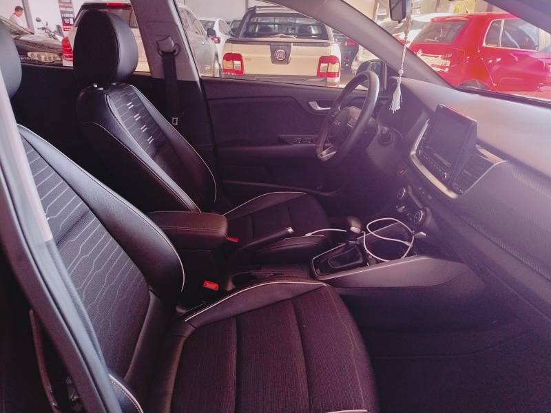 KIA MOTORS - STONIC - 2021/2022 - Preta - R$ 104.900,00