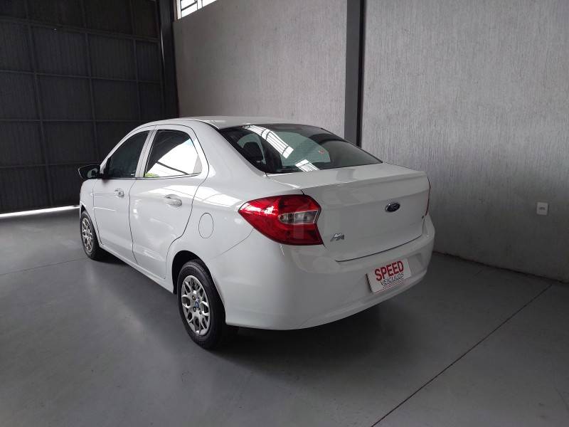FORD - KA + - 2016/2016 - Branca - R$ 44.900,00