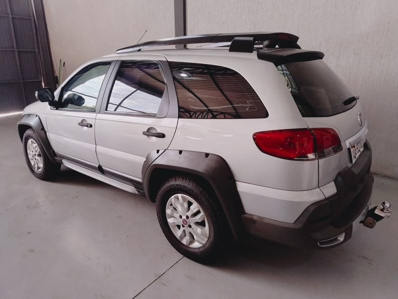 FIAT - PALIO - 2012/2013 - Prata - R$ 43.900,00