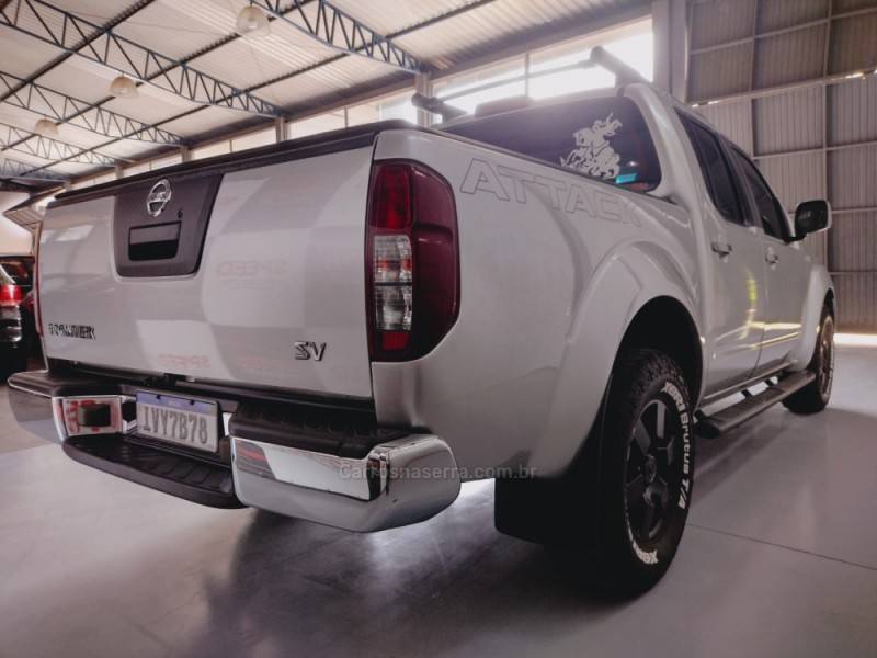 NISSAN - FRONTIER - 2014/2015 - Prata - R$ 111.900,00