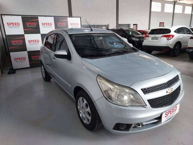 CHEVROLET - AGILE - 2010/2011 - Prata - R$ 35.900,00