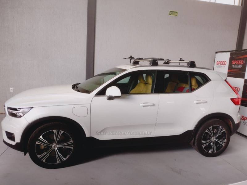 VOLVO - XC 40 - 2020/2021 - Branca - R$ 219.800,00