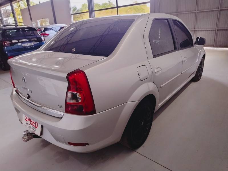 RENAULT - LOGAN - 2010/2011 - Prata - R$ 27.900,00