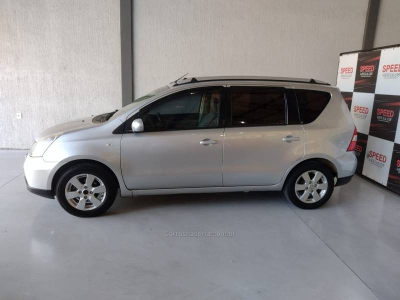 NISSAN - LIVINA - 2010/2011 - Prata - R$ 38.900,00