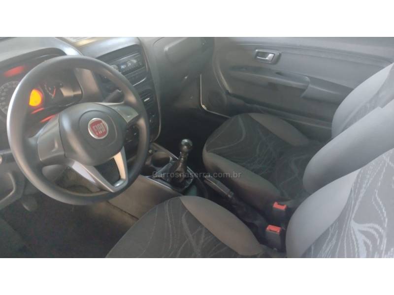 FIAT - STRADA - 2017/2017 - Prata - Sob Consulta