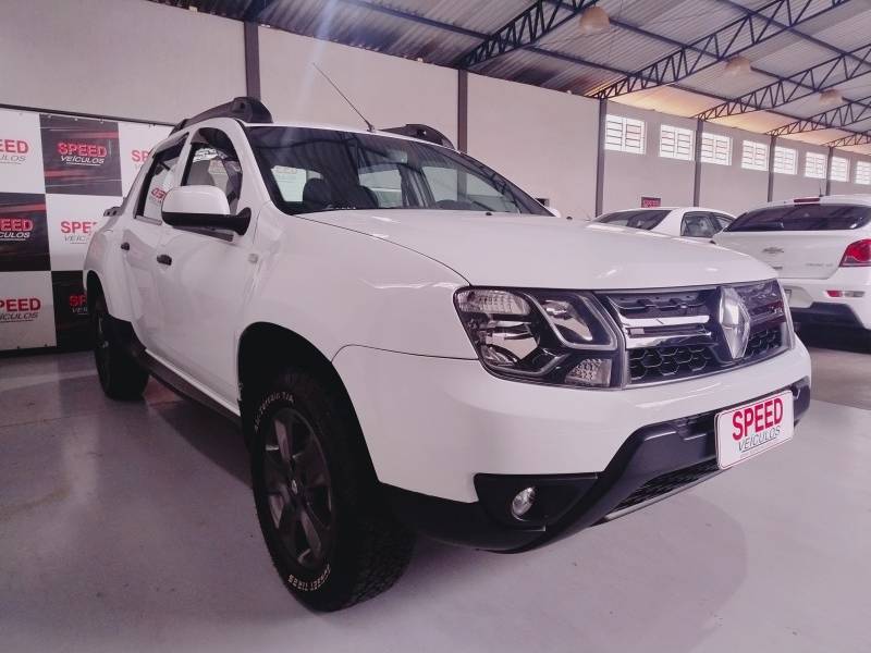 RENAULT - DUSTER OROCH - 2016/2017 - Branca - R$ 73.900,00