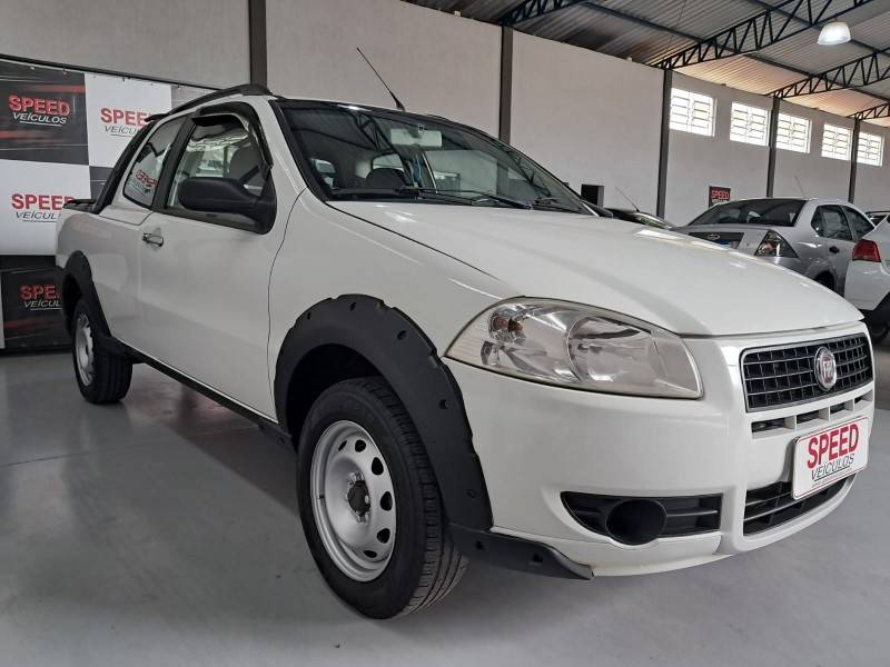 FIAT - STRADA - 2010/2011 - Branca - R$ 46.900,00