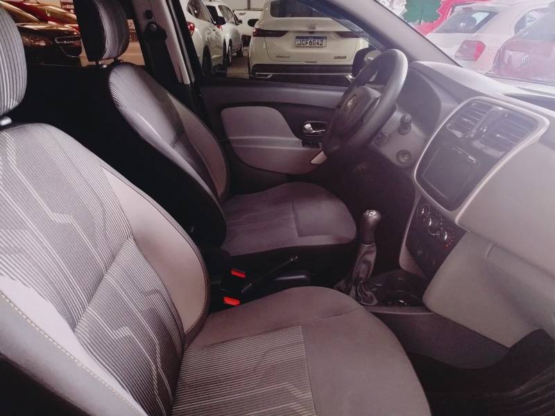 RENAULT - LOGAN - 2017/2017 - Preta - R$ 44.900,00