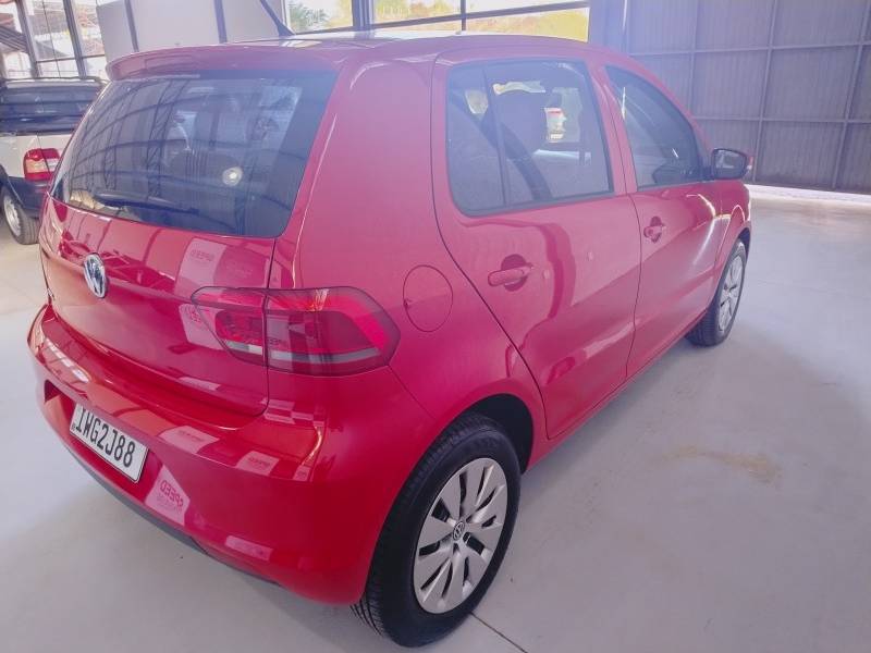 VOLKSWAGEN - FOX - 2014/2015 - Vermelha - R$ 44.900,00