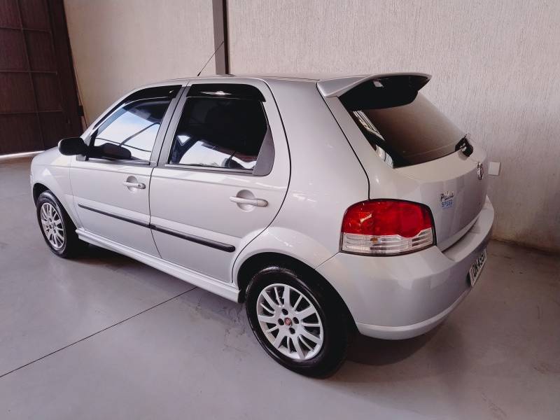 FIAT - PALIO - 2009/2010 - Prata - R$ 32.900,00