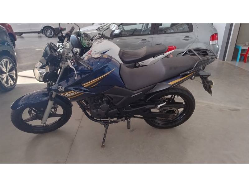 YAMAHA - FAZER - 2013/2014 - Azul - R$ 14.900,00