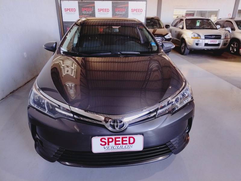 TOYOTA - COROLLA - 2019/2019 - Cinza - R$ 107.500,00