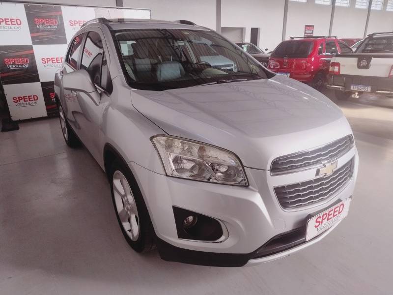 CHEVROLET - TRACKER - 2014/2015 - Prata - R$ 69.800,00