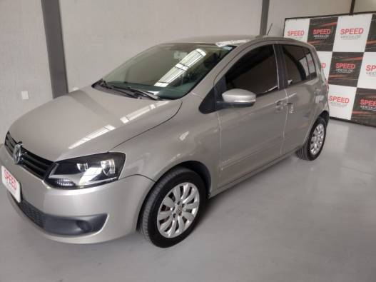 VOLKSWAGEN - FOX - 2013/2014 - Prata - R$ 43.900,00