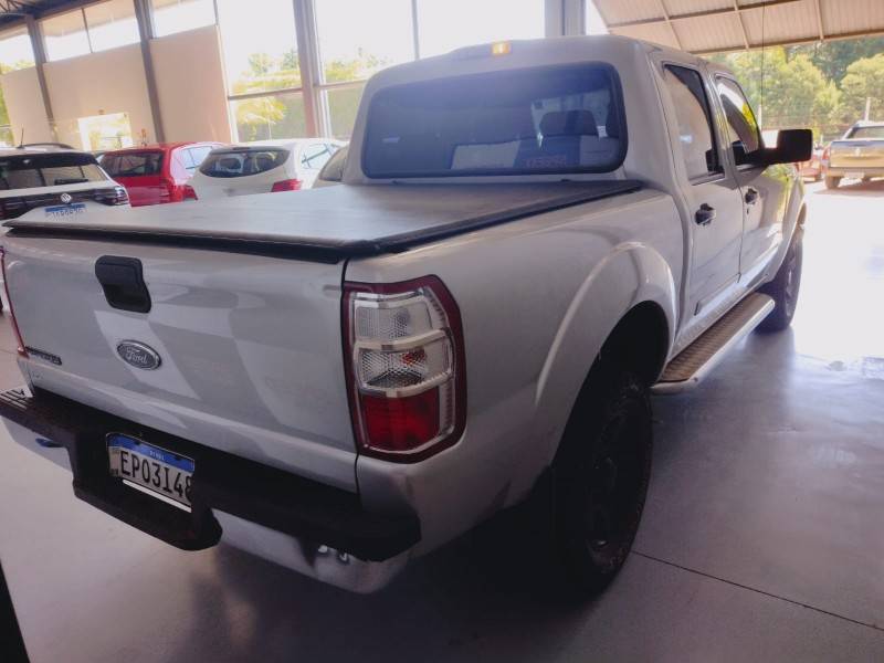 FORD - RANGER - 2010/2011 - Prata - R$ 64.900,00