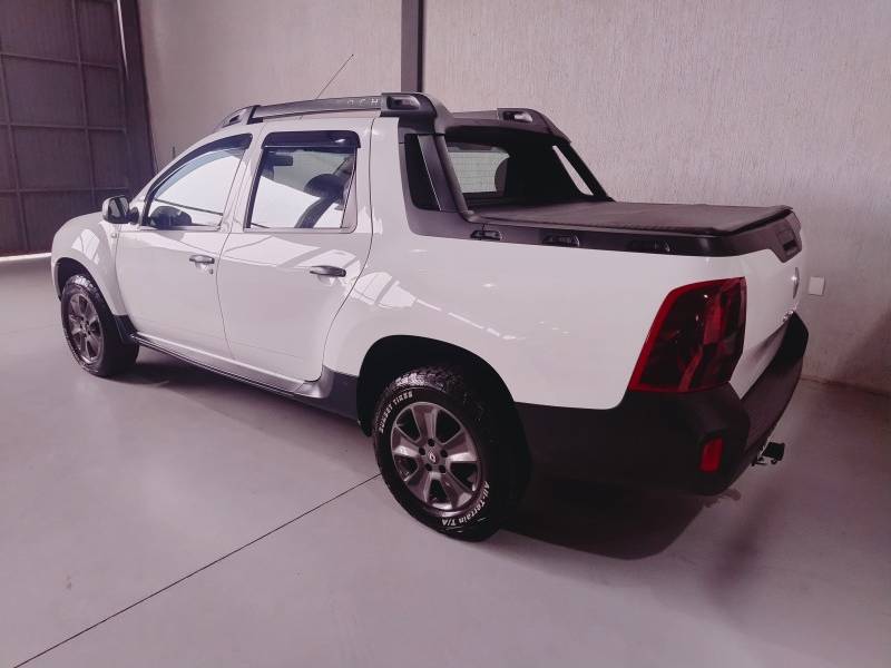RENAULT - DUSTER OROCH - 2016/2017 - Branca - R$ 73.900,00