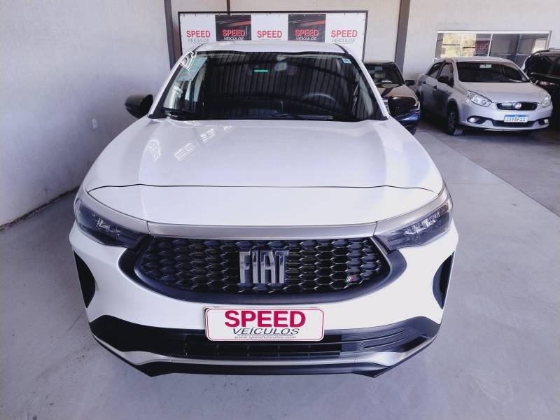 FIAT - FASTBACK - 2023/2024 - Branca - R$ 119.800,00