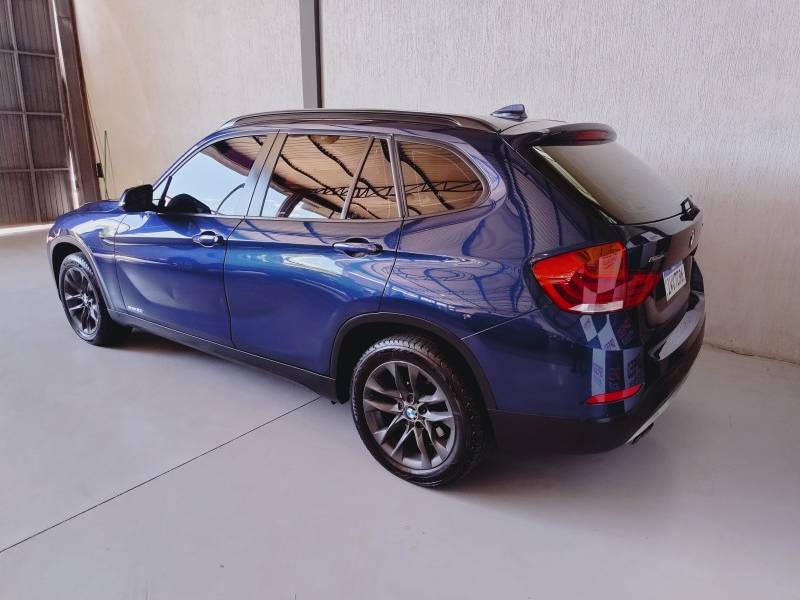 BMW - X1 - 2015/2015 - Azul - R$ 76.900,00