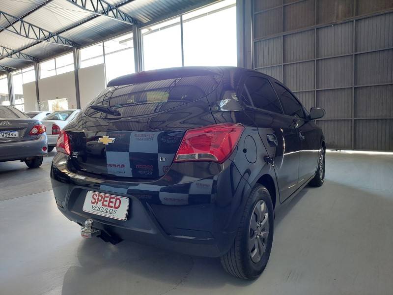 CHEVROLET - ONIX - 2019/2019 - Preta - R$ 53.900,00