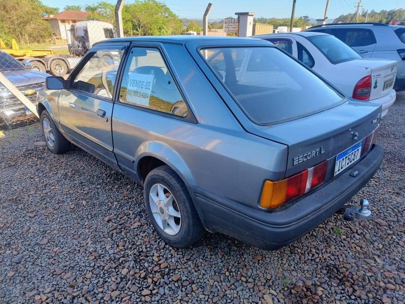 FORD - ESCORT - 1988/1989 - Azul - R$ 9.990,00