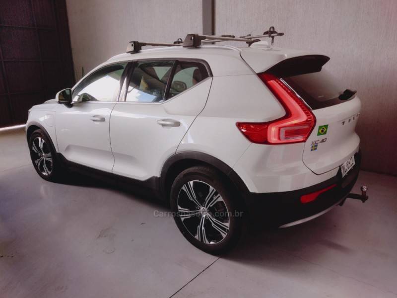 VOLVO - XC 40 - 2020/2021 - Branca - R$ 219.800,00