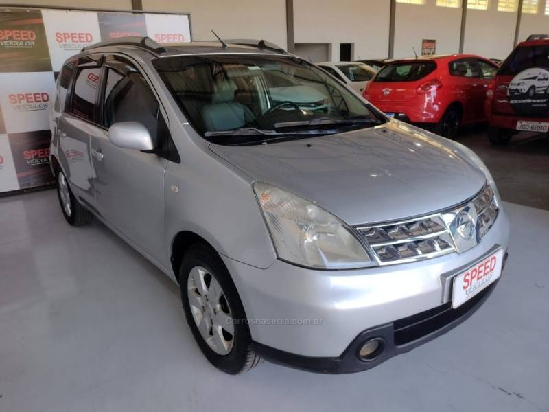 NISSAN - LIVINA - 2010/2011 - Prata - R$ 38.900,00