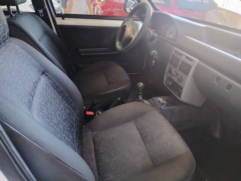 FIAT - UNO - 2012/2013 - Branca - R$ 31.800,00