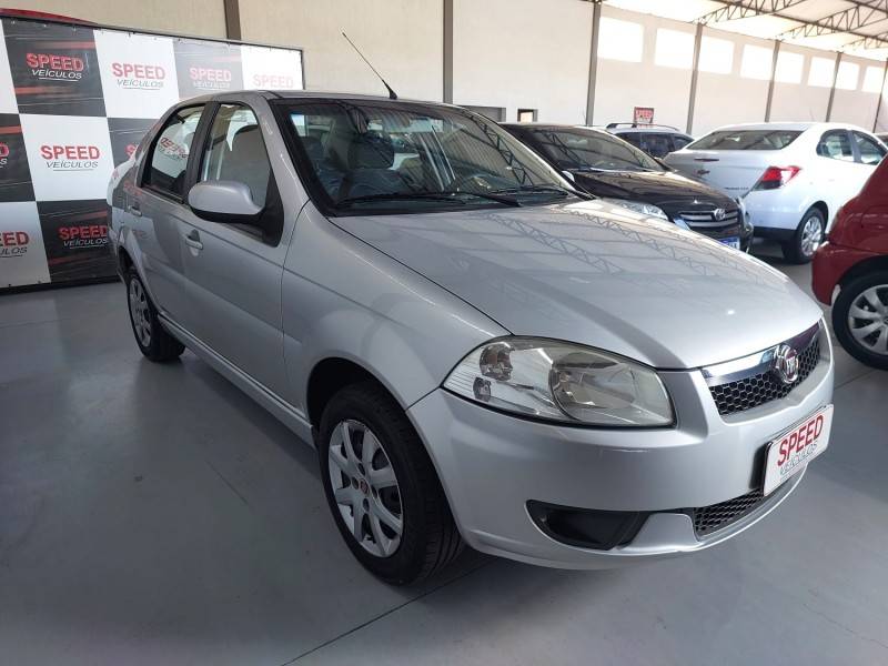 FIAT - SIENA - 2013/2013 - Prata - R$ 38.900,00