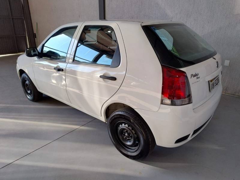 FIAT - PALIO - 2016/2016 - Branca - R$ 29.800,00