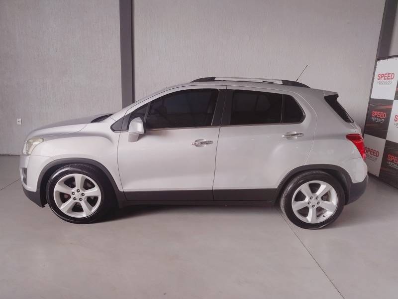 CHEVROLET - TRACKER - 2014/2015 - Prata - R$ 69.800,00