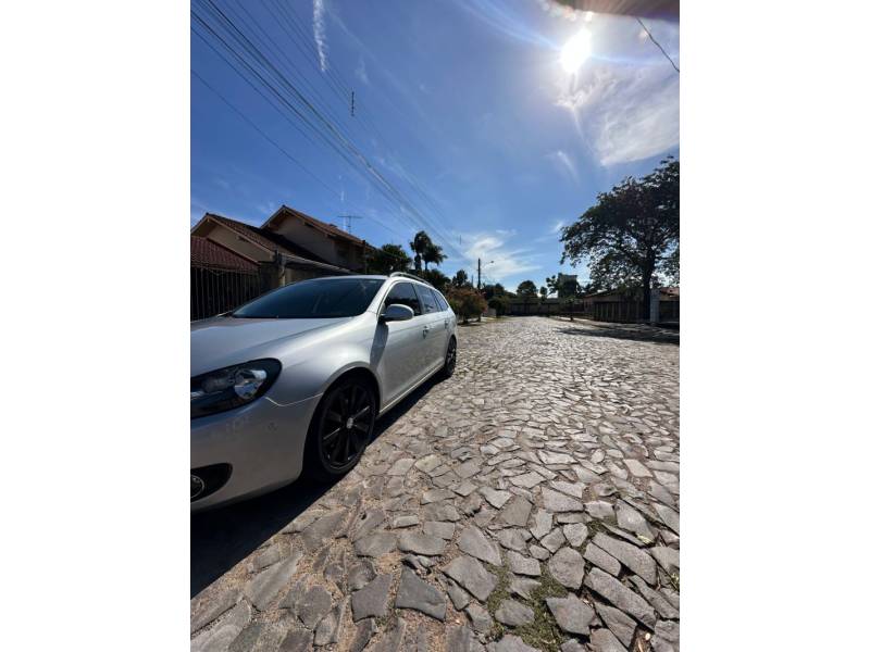 VOLKSWAGEN - JETTA - 2011/2011 - Prata - R$ 53.900,00