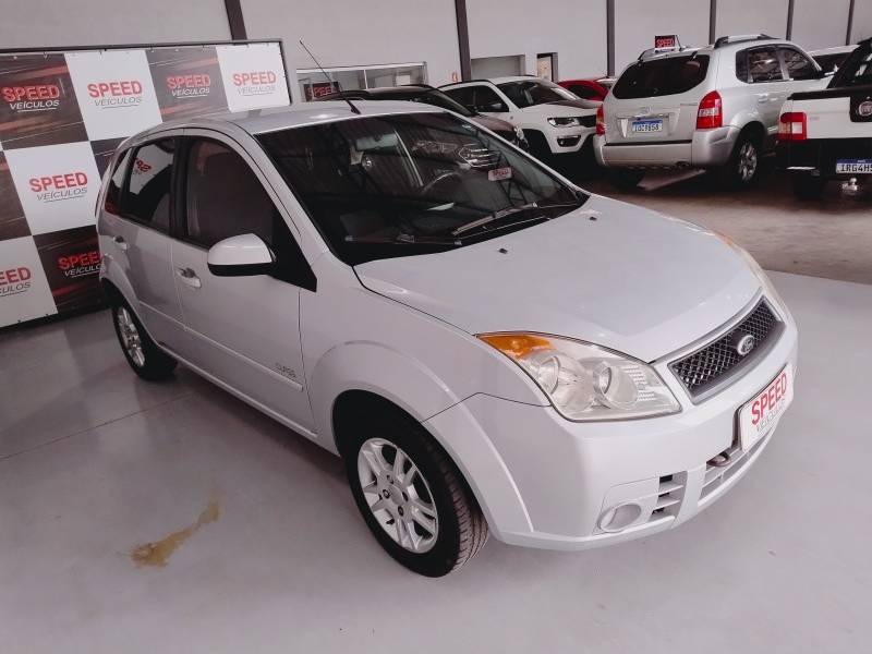 FORD - FIESTA - 2009/2009 - Prata - R$ 28.900,00